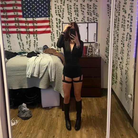 Halloween Women Police Role Play + Leg Garter Belt Costume Set - Picture 2 of 6